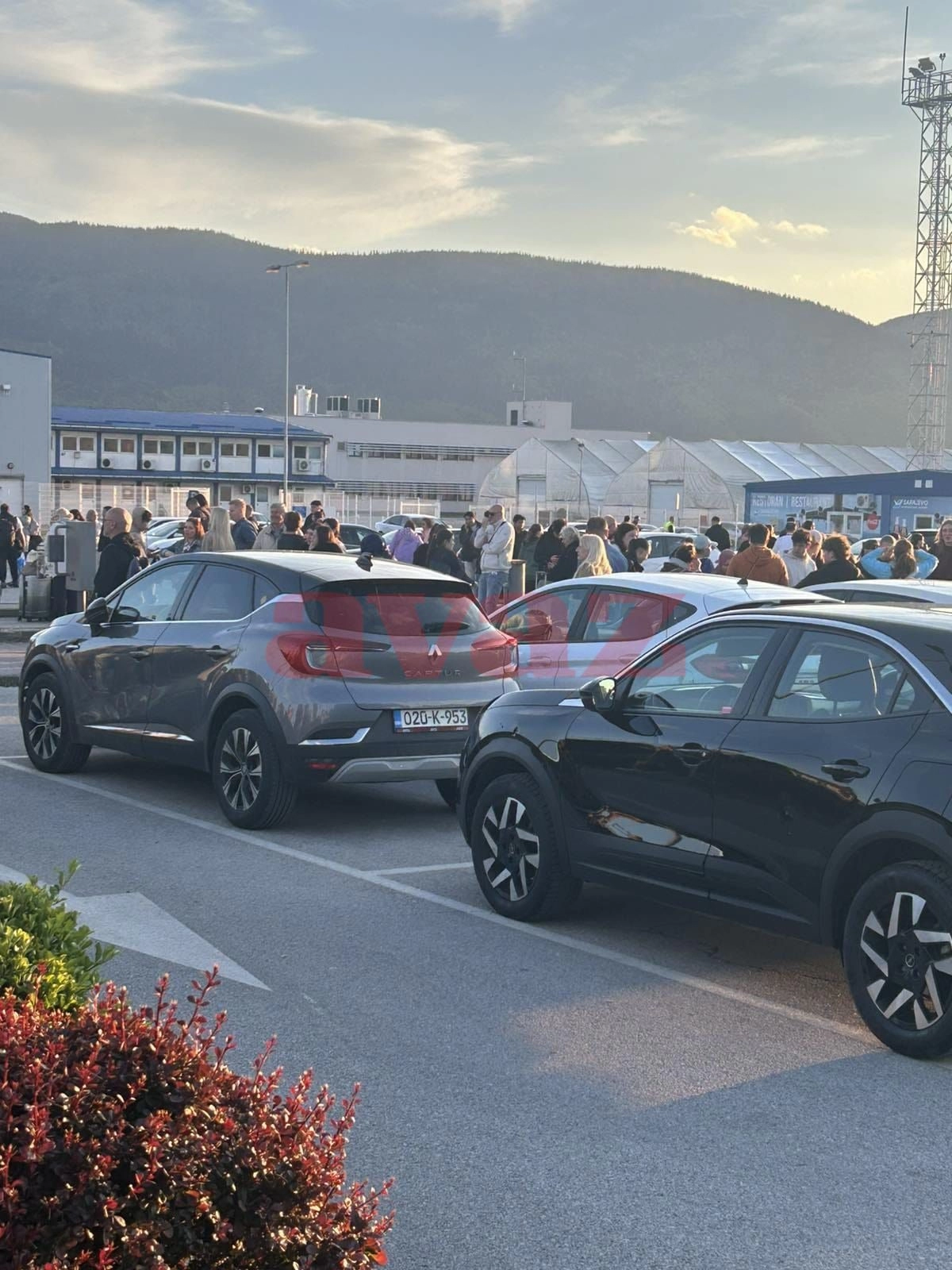 Dojava o bombi na sarajevskom aerodromu, evakuirani putnici